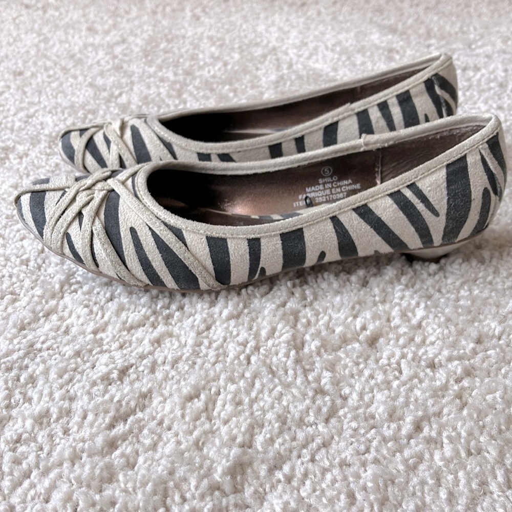 725 Originals | Striped Flats - Picture 3 of 9